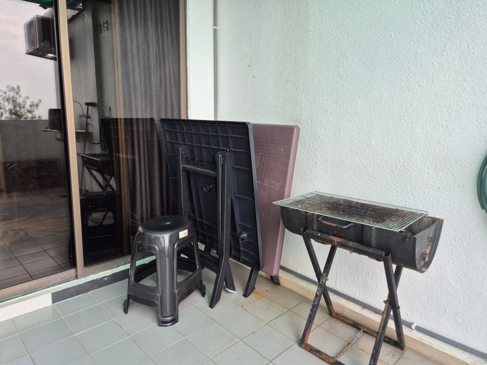 BBQ facilities, Dining area