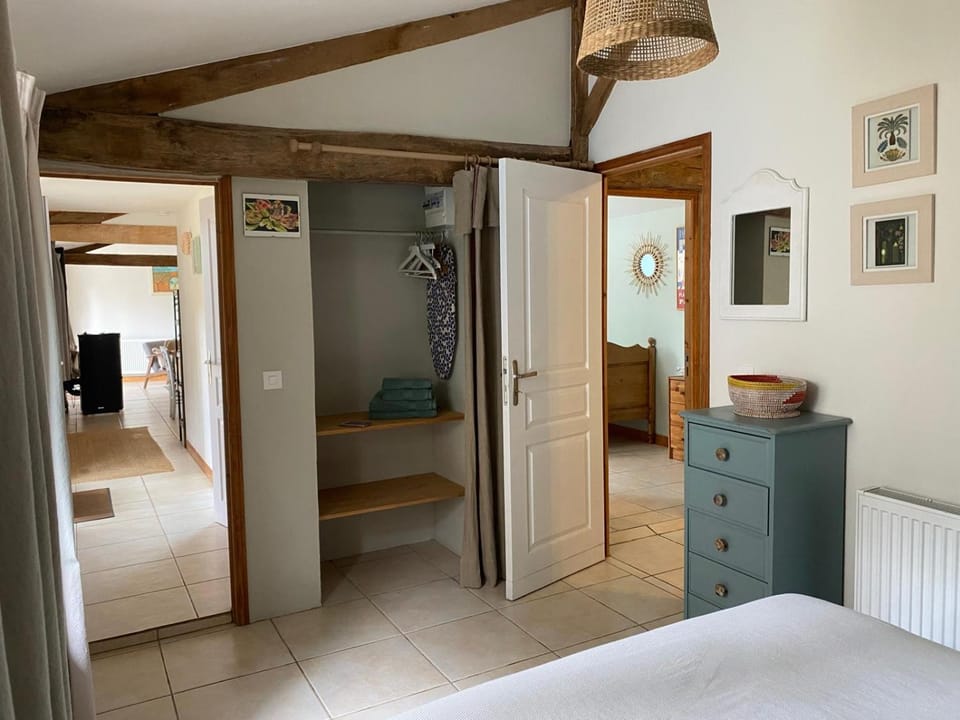 Bedroom, wardrobe
