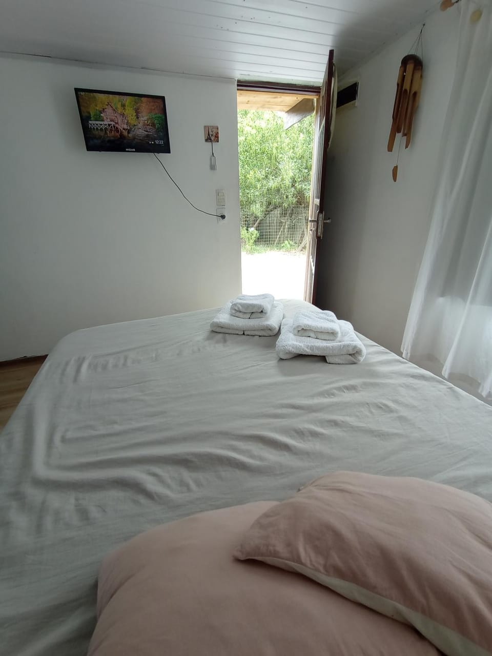 Bed, TV and multimedia, Lobby or reception, towels