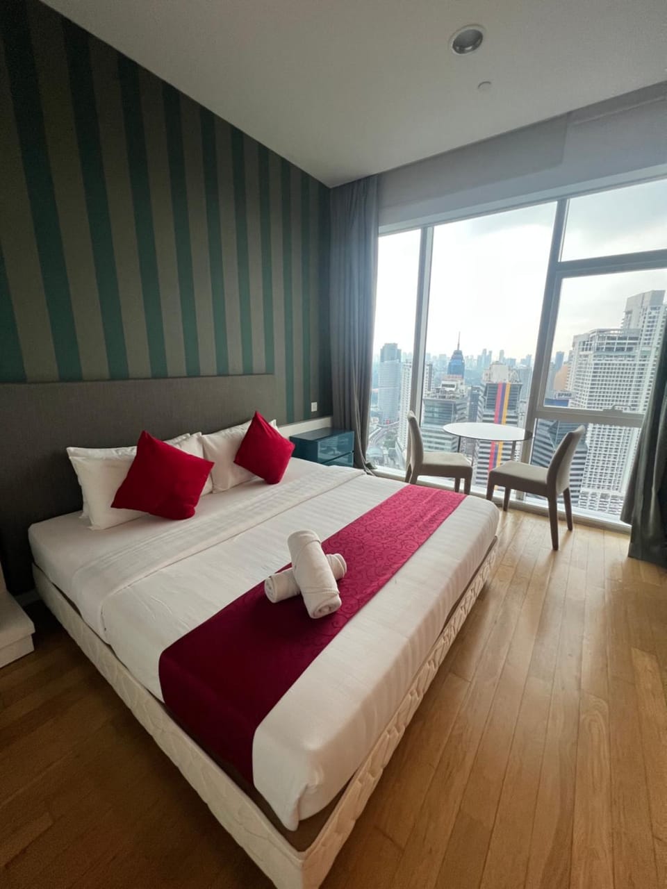 Bed, View (from property/room), Photo of the whole room, Bedroom