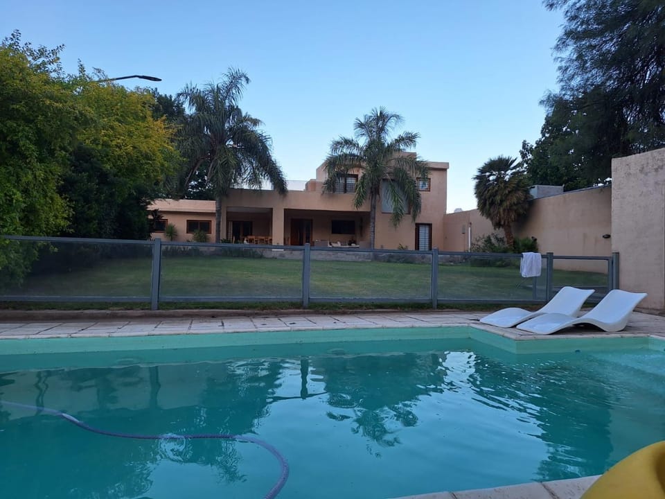 Casa Quebrada y Luna House in La Rioja