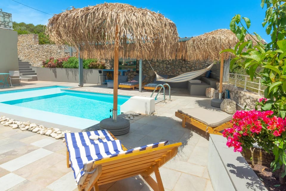 Garden, Balcony/Terrace, Swimming pool, sunbed