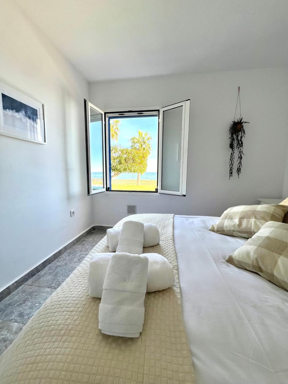 Bedroom, Garden view, Pool view, Sea view