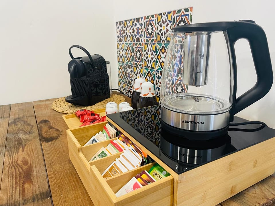 Coffee/tea facilities, Kitchen or kitchenette, Food and drinks, Food