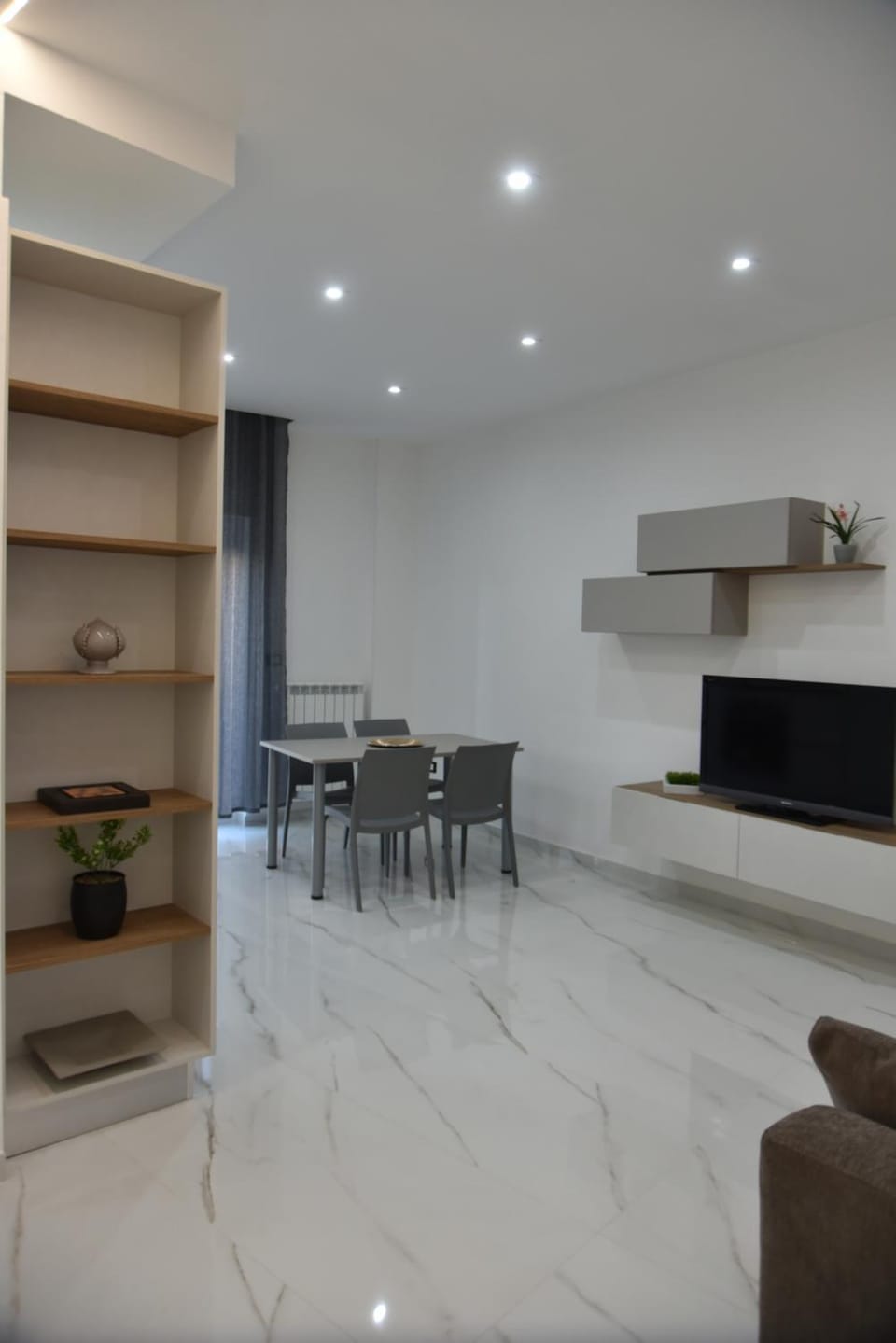 Seating area, Dining area