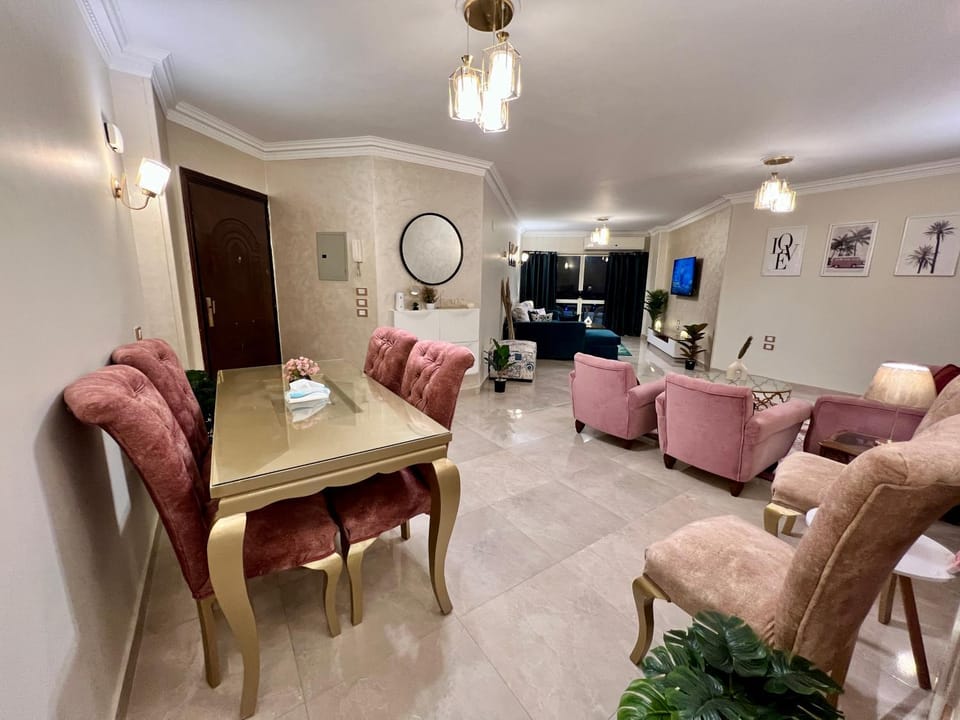 Seating area, Dining area