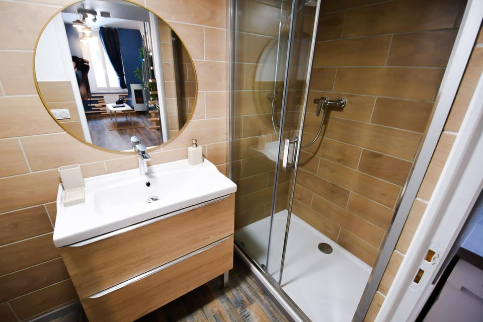 La Kalipso H24, Atypique,Por,Plage,Fibre,Netflix Apartment in La Seyne-sur-Mer