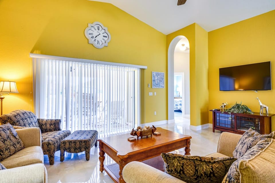 8 Mi to Beach: Cape Coral Home w/ Lanai + Pool House in Cape Coral