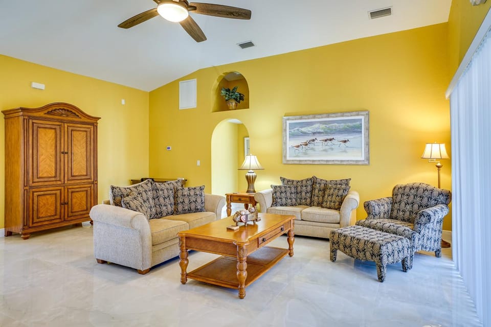 8 Mi to Beach: Cape Coral Home w/ Lanai + Pool House in Cape Coral