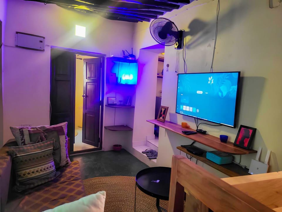 TV and multimedia, Living room, Decorative detail