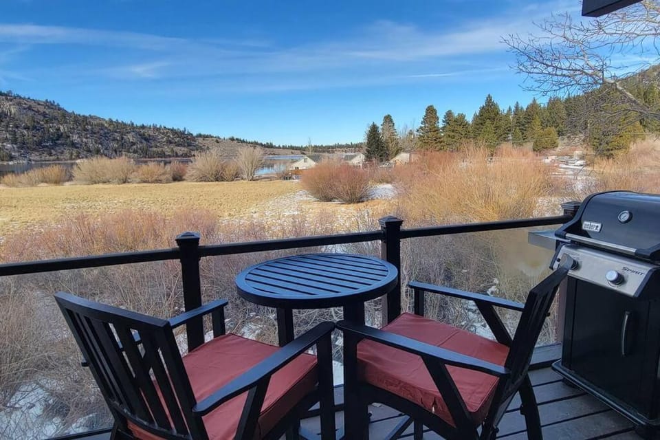 Patio, BBQ facilities, View (from property/room), Balcony/Terrace, Lake view