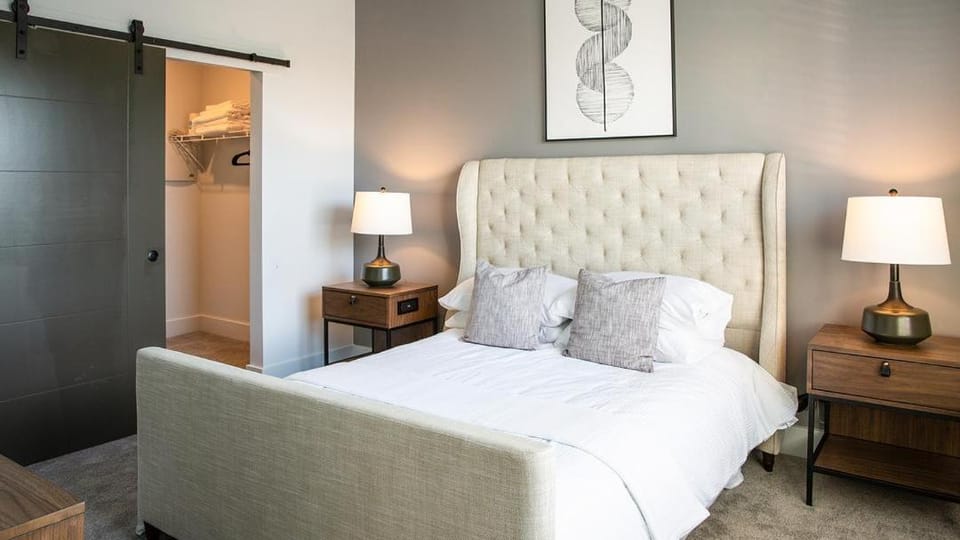Landing Modern Apartment with Amazing Amenities (ID8757X62) Apartment in Indianapolis