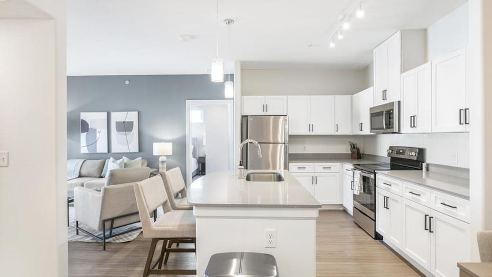 Landing Modern Apartment with Amazing Amenities (ID9133X39) Apartment in Windemere