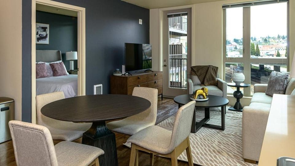 Landing Modern Apartment with Amazing Amenities (ID8493X21) Apartment in Tacoma