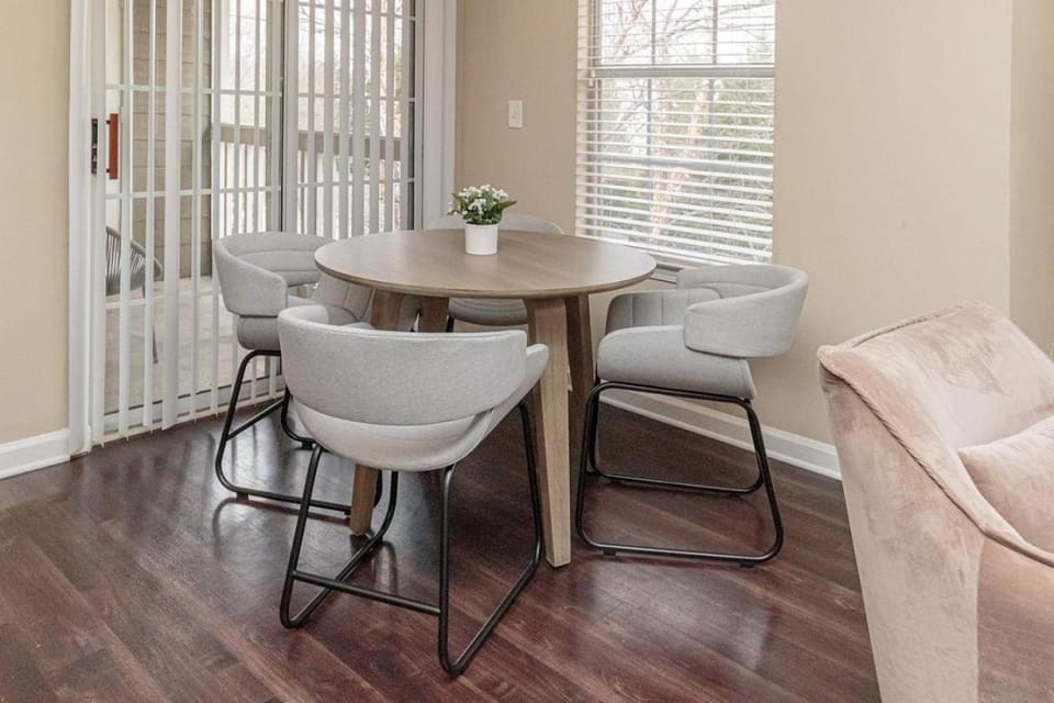 Landing Modern Apartment with Amazing Amenities (ID1793X95) Apartment in Greenville