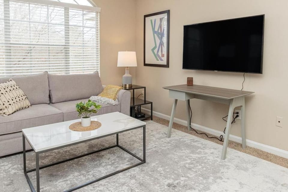 Landing Modern Apartment with Amazing Amenities (ID1793X95) Apartment in Greenville