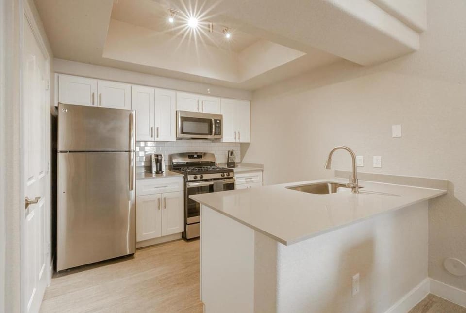 Landing Modern Apartment with Amazing Amenities (ID1620X74) Apartment in Tempe
