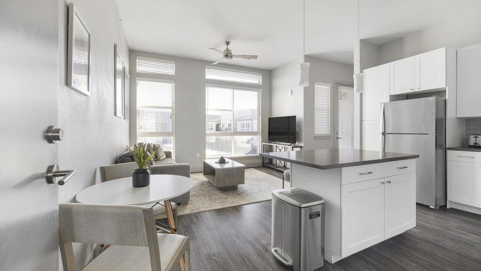 Landing Modern Apartment with Amazing Amenities (ID1401X827) Apartment in Denver