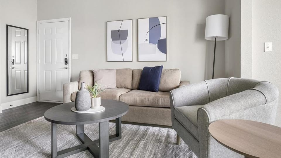 Landing Modern Apartment with Amazing Amenities (ID1283X447) Apartment in Rosenberg