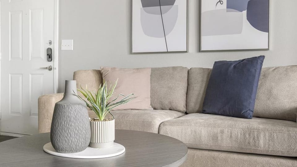 Landing Modern Apartment with Amazing Amenities (ID1283X447) Apartment in Rosenberg