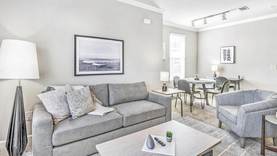 Landing Modern Apartment with Amazing Amenities (ID6294X78) Apartment in Durham