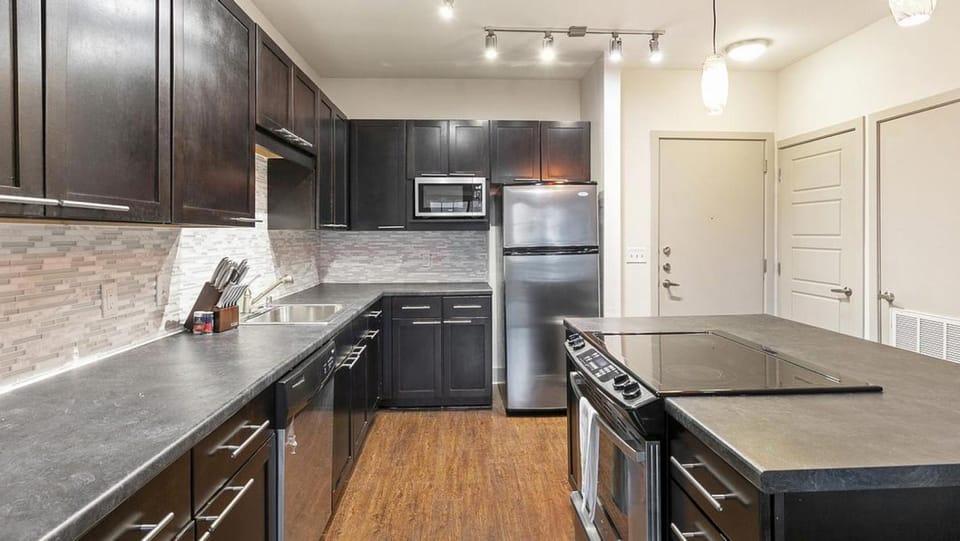 Landing Modern Apartment with Amazing Amenities (ID1390X020) Apartment in Dallas