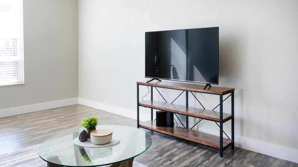 Landing Modern Apartment with Amazing Amenities (ID6629X73) Apartment in Cincinnati