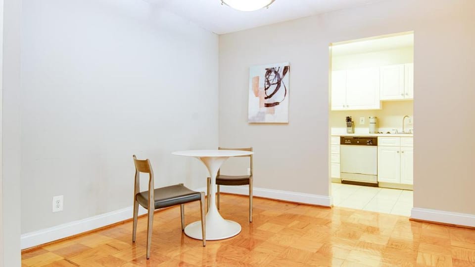Landing Modern Apartment with Amazing Amenities (ID1269) Apartment in Chevy Chase