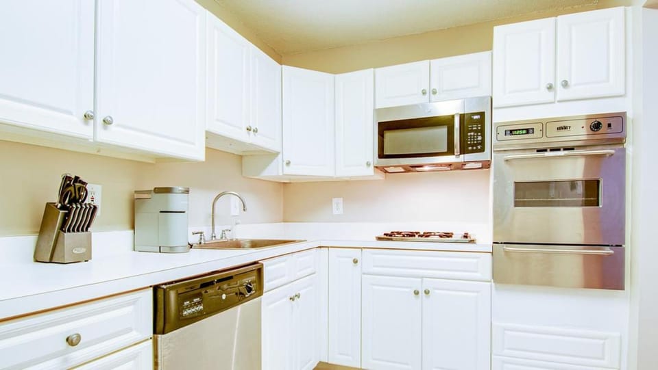 Landing Modern Apartment with Amazing Amenities (ID1269) Apartment in Chevy Chase