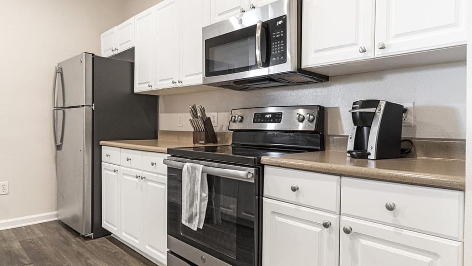 Landing Modern Apartment with Amazing Amenities (ID5242X83) Apartment in Durham