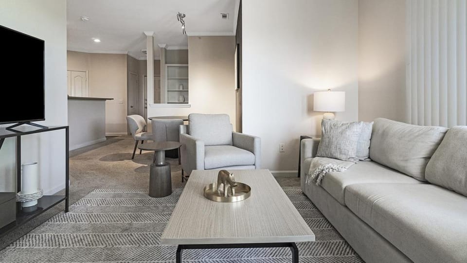 Landing Modern Apartment with Amazing Amenities (ID5242X83) Apartment in Durham
