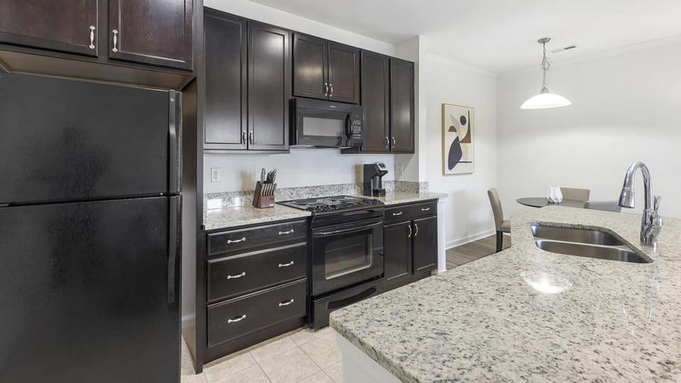Landing Modern Apartment with Amazing Amenities (ID1380X852) Apartment in Chesapeake