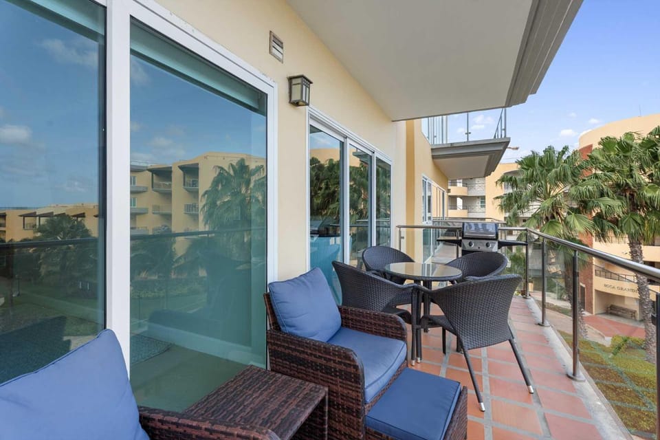 Beachfront - Amazing View 2BR condo - A342 House in Noord