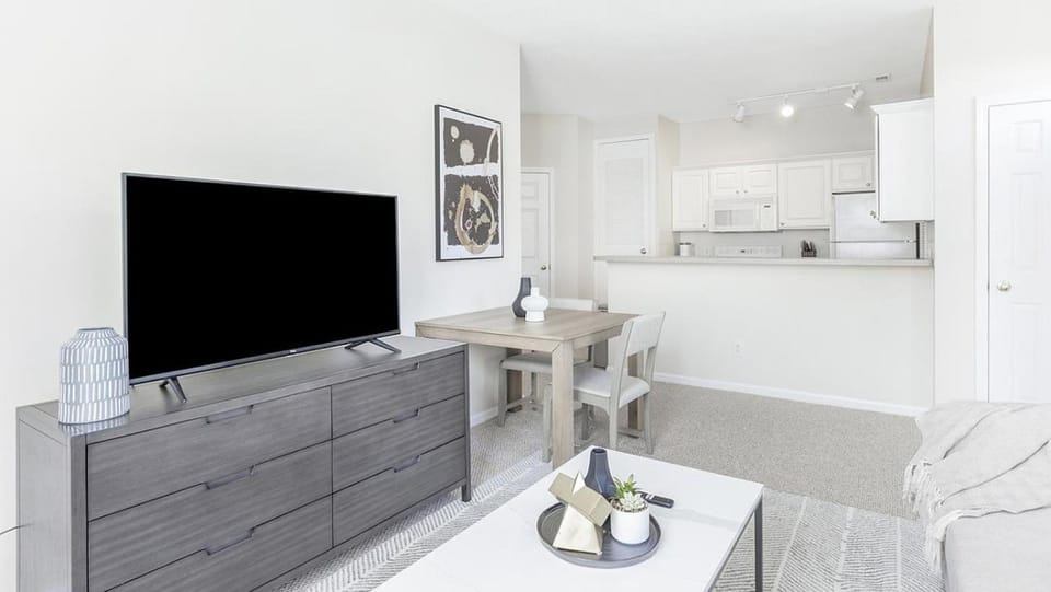 Landing Modern Apartment with Amazing Amenities (ID1202X673) Apartment in Hilliard