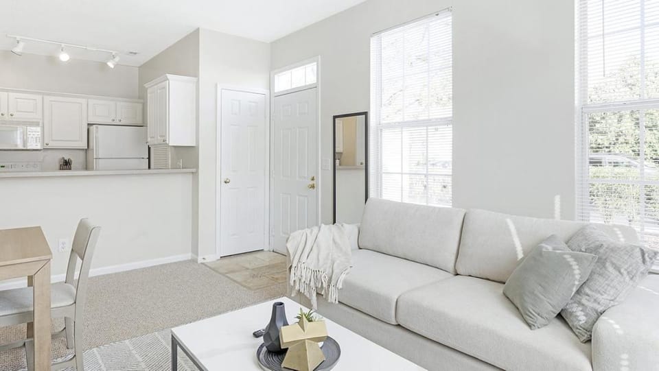 Landing Modern Apartment with Amazing Amenities (ID1202X673) Apartment in Hilliard