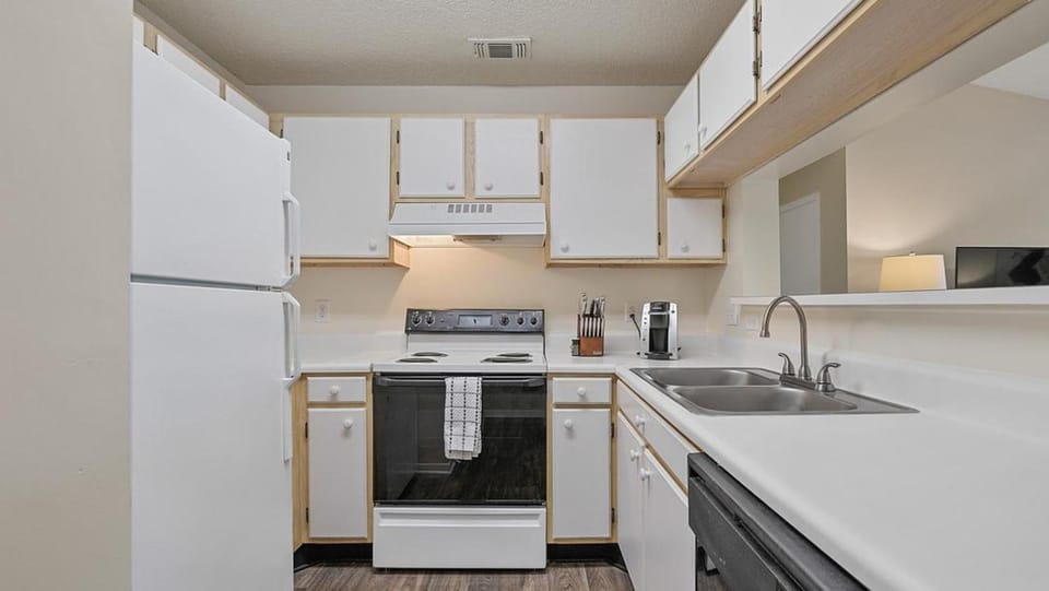 Landing Modern Apartment with Amazing Amenities (ID7350X50) Apartment in Winston-Salem