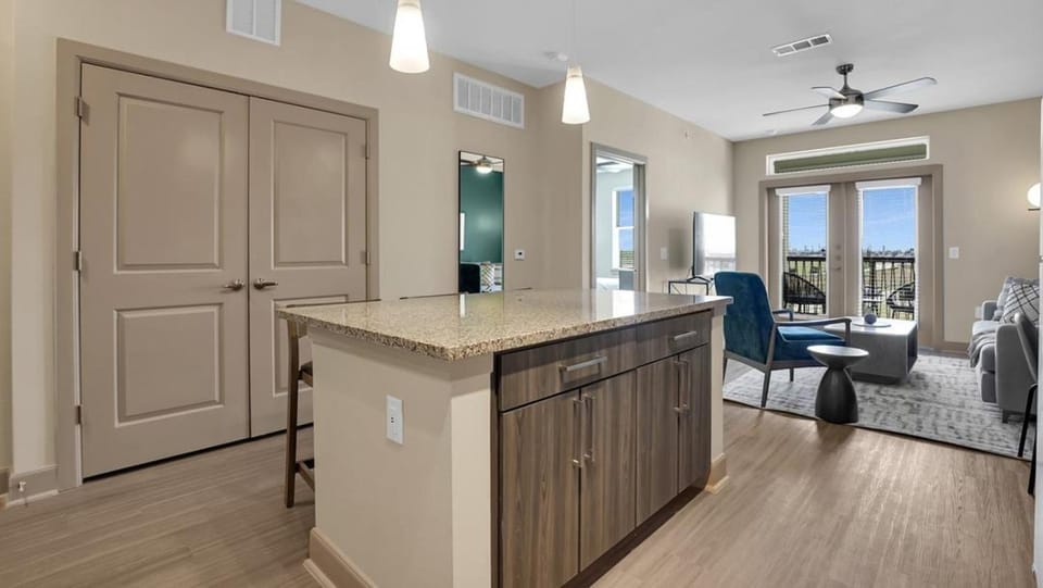 Landing Modern Apartment with Amazing Amenities (ID4336X27) Apartment in La Porte