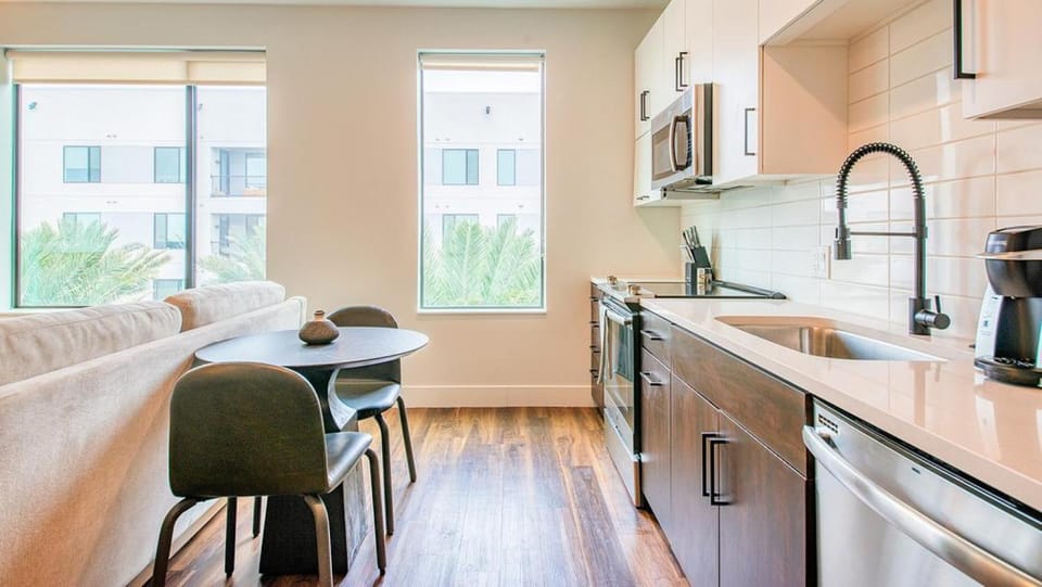 Landing Modern Apartment with Amazing Amenities (ID7631X31) Apartment in Tempe