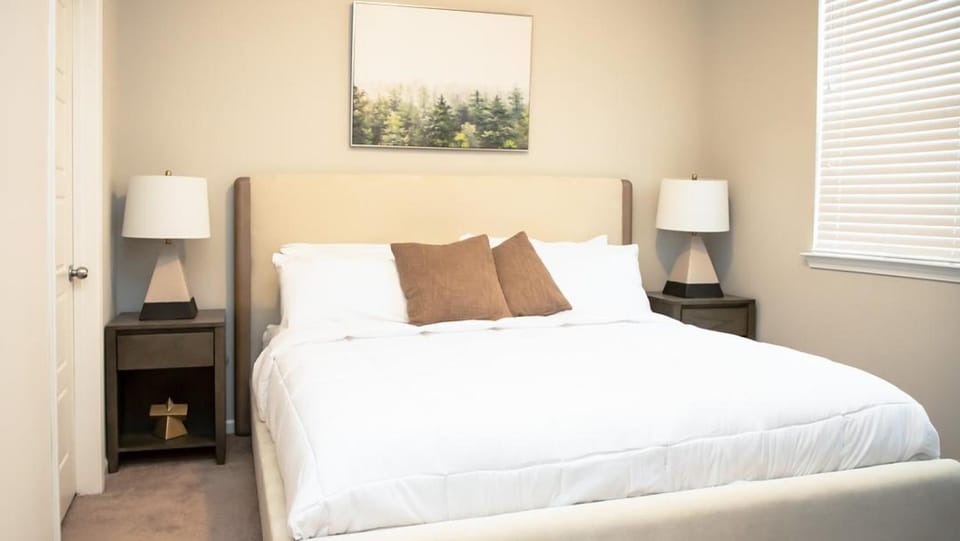 Landing Modern Apartment with Amazing Amenities (ID7213X57) Apartment in Baton Rouge
