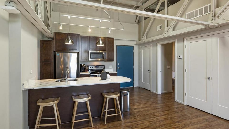 Landing Modern Apartment with Amazing Amenities (ID9909X36) Apartment in Council Bluffs