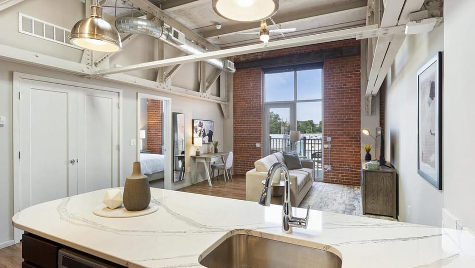 Landing Modern Apartment with Amazing Amenities (ID9909X36) Apartment in Council Bluffs