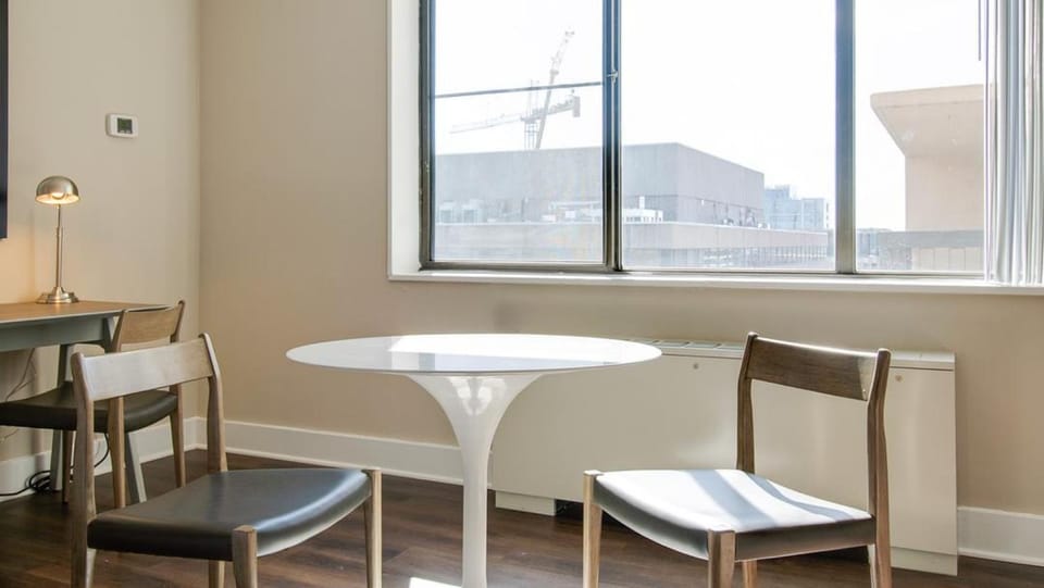 Landing Modern Apartment with Amazing Amenities (ID7280X77) Apartment in Crystal City