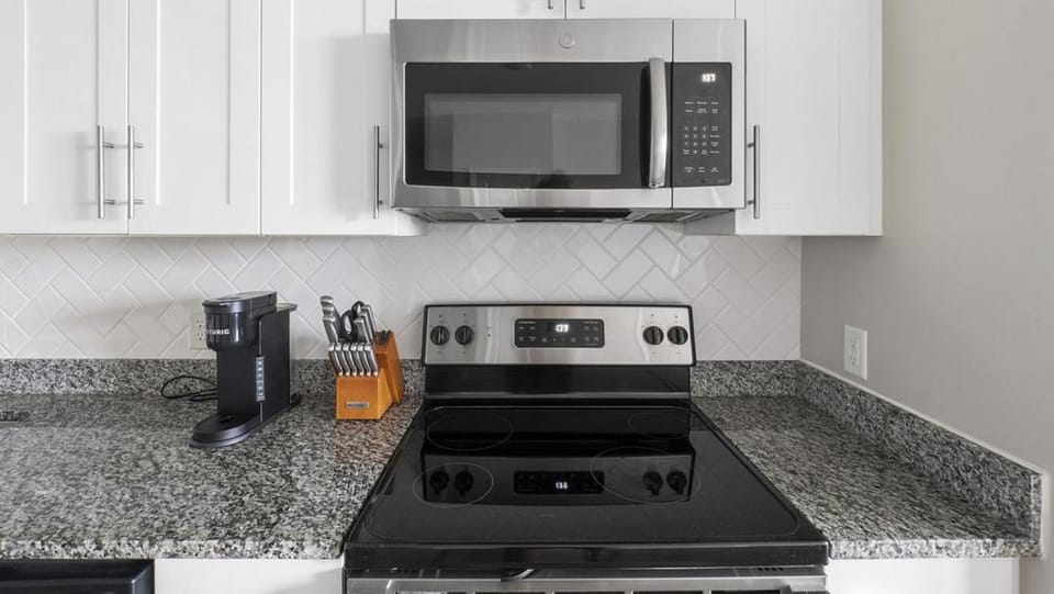 Landing Modern Apartment with Amazing Amenities (ID1374X855) Apartment in North Charleston