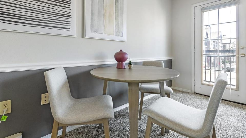 Landing Modern Apartment with Amazing Amenities (ID7807X89) Apartment in Wichita