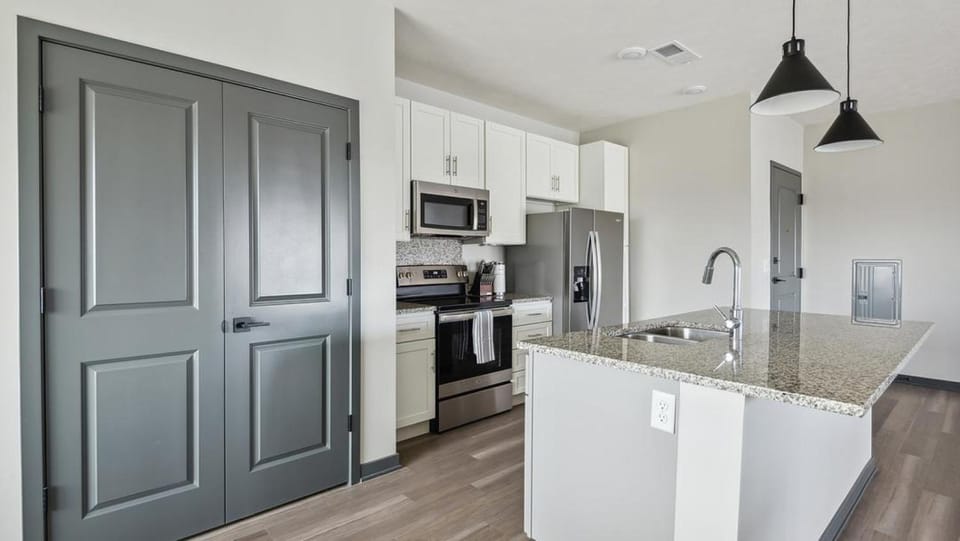 Landing Modern Apartment with Amazing Amenities (ID8800X61) Apartment in Iowa