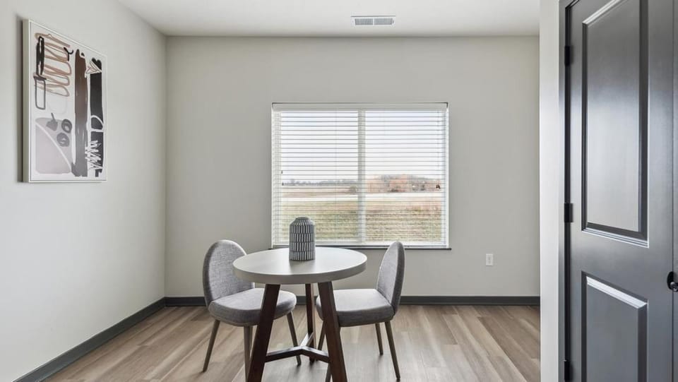 Landing Modern Apartment with Amazing Amenities (ID8800X61) Apartment in Iowa