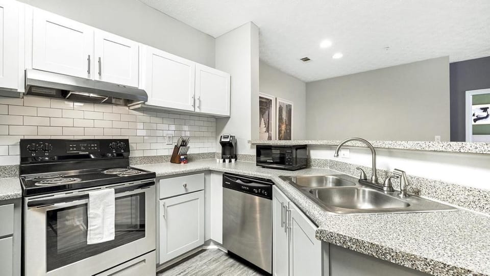 Landing Modern Apartment with Amazing Amenities (ID4762X60) Apartment in Lithia Springs