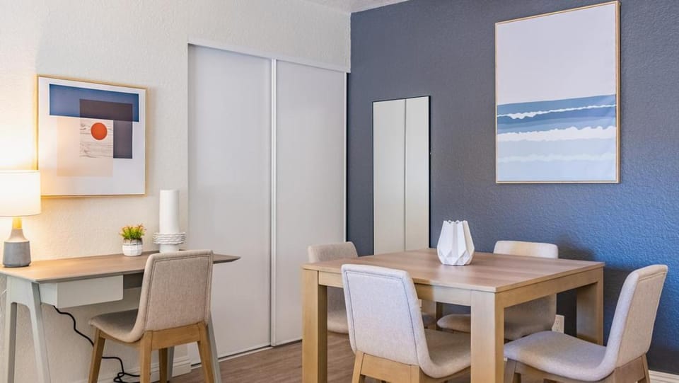 Landing Modern Apartment with Amazing Amenities (ID7963X57) Apartment in Redlands