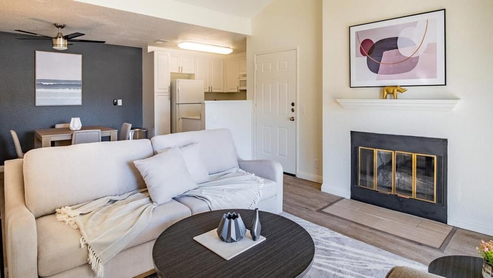 Landing Modern Apartment with Amazing Amenities (ID7963X57) Apartment in Redlands