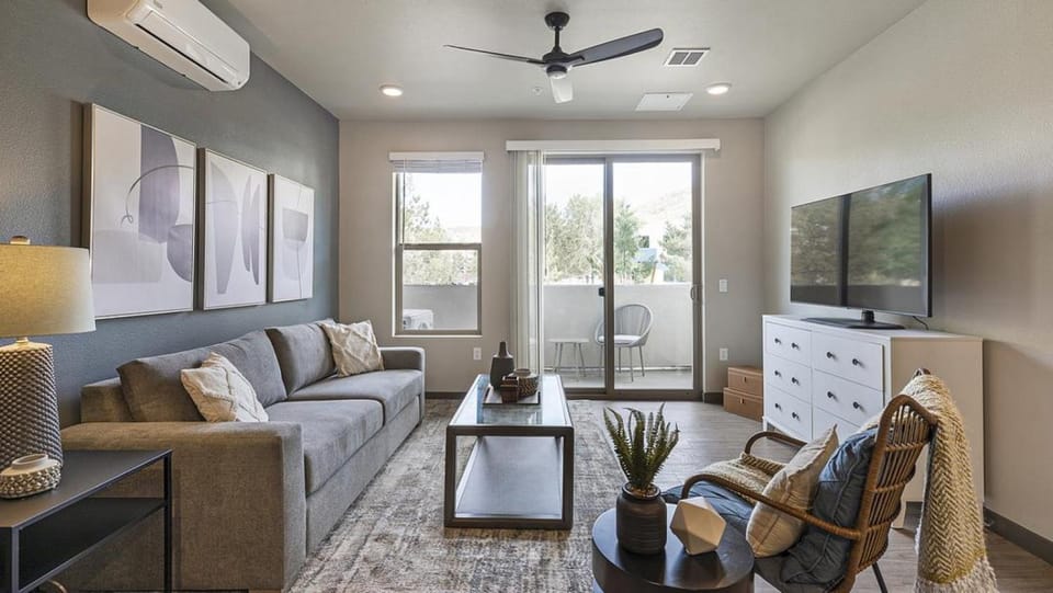 Landing Modern Apartment with Amazing Amenities (ID1168X827) Apartment in Reno